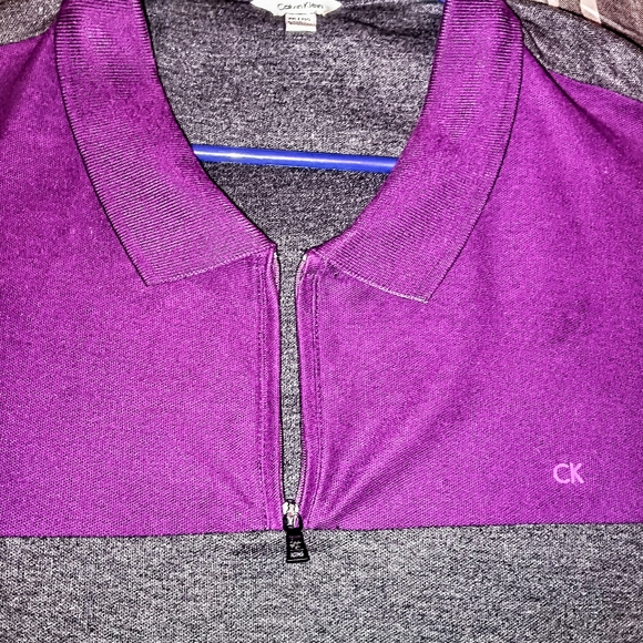 Calvin Klein - Picture 2 of 3